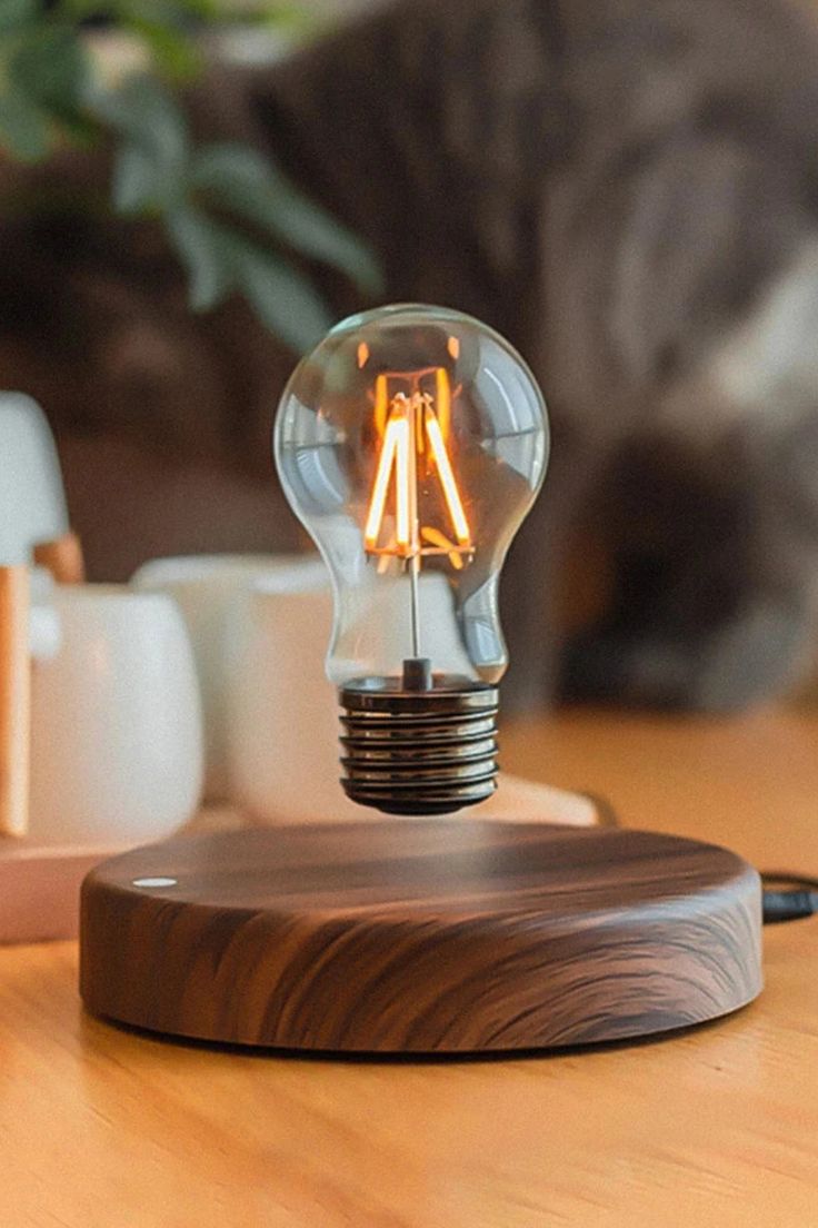 NordLys™ – Svevende Lampe i Skandinavisk Tre